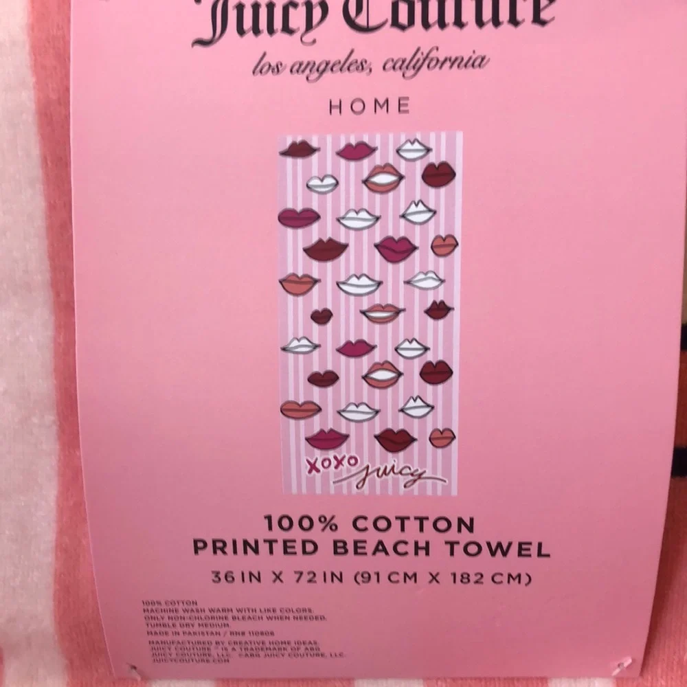 NWT Juicy Couture Lip Printed Beach Towel